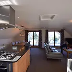 Elderbeck Apartment *
